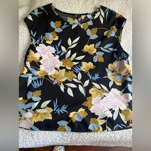 3/$15 Shein Floral Top